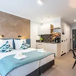 Apartpark - Ambria Апартаменты